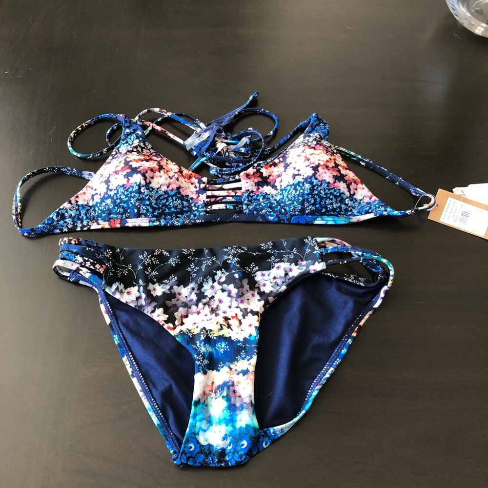 COPY - Rachel Roy Bikini Ombré Floral Pattern, Cute Details NWT!  Size M/L